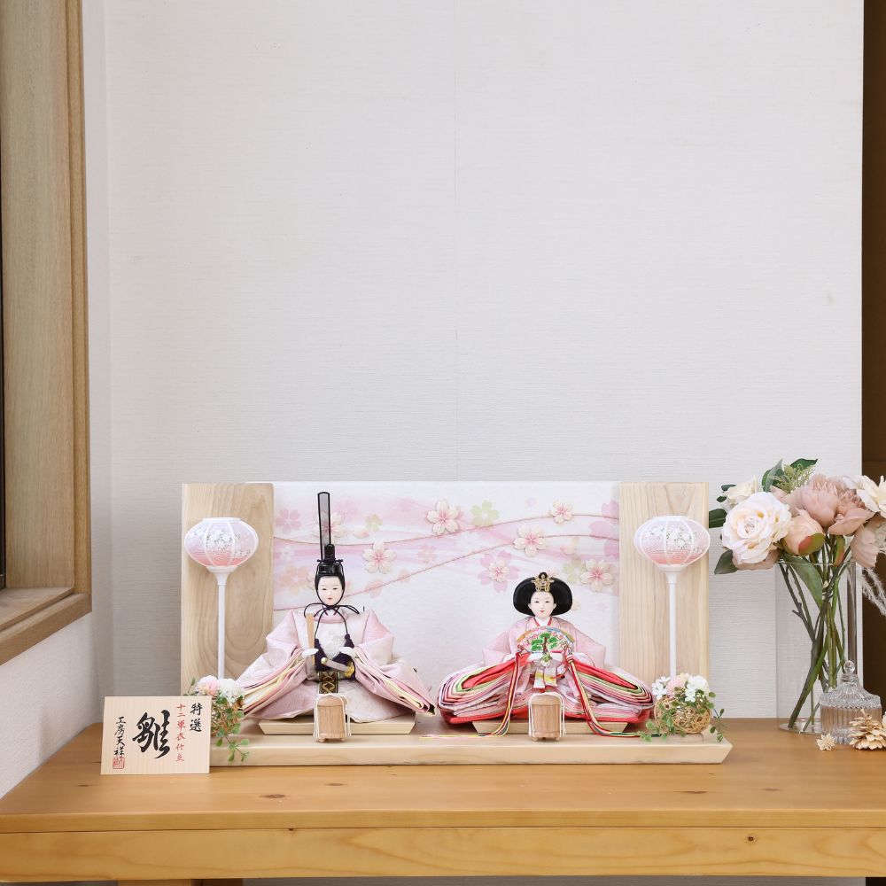 雛人形 ひな人形 親王飾り 三五親王 横幅60cm 愛ぐし 正絹 丹後ちりめん 白 ピンク パステルカラー 手漉き美濃和紙屏風 木目調 木製 かわいい おしゃれ モダン インテリア 北欧風  高級雛人形 初節句 お祝い 桃の節句 ひな祭り