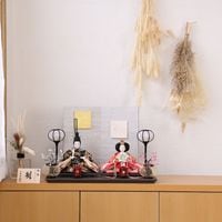 雛人形 コンパクト ひな人形 親王飾り 小芥子親王 金色パネル付き因州和紙屏風 かわいい おしゃれ モダン インテリア ひな人形 小さい 横幅42cm  グレー ゴールド ピンク 黒 お祝い 初節句 ひな祭り 桃の節句