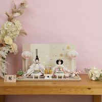 雛人形 ひな人形 宴桜 コンパクト 芥子親王飾り かわいい おしゃれ モダン インテリア ピンク 白 水色 金銀箔押し二曲屏風 横幅50cm 初節句 女の子 お祝い 桃の節句 ひな祭り