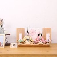 雛人形 コンパクト ひな人形 親王飾り小芥子親王 かわいい ひな人形 小さい 横幅43cm  木目調ピンク刺繍屏風 ピンク ラベンダー パステルカラー お祝い 初節句 ひな祭り 桃の節句