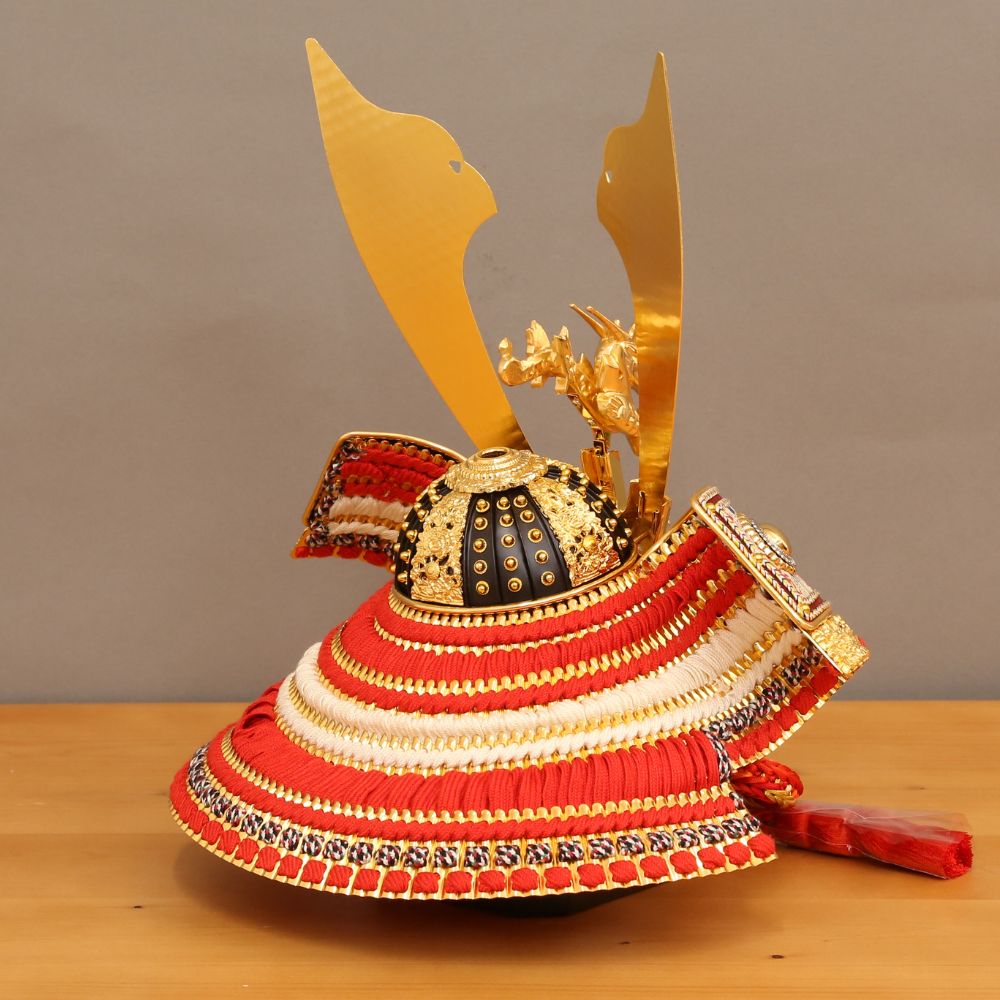 五月人形 兜 兜飾り 大鍬13号兜 龍村美術織物 赤 ゴールド 金屏風