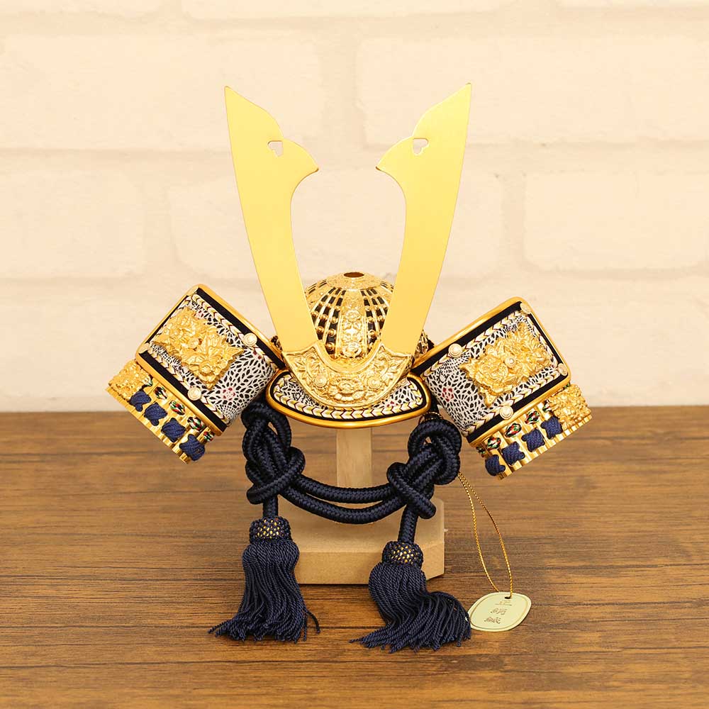 新品22万を18万兜飾り 新品22万を18万兜飾り