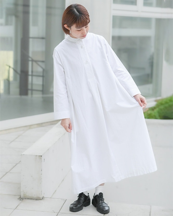 ガラスボタンのワンピース ホワイト キャレ クリア