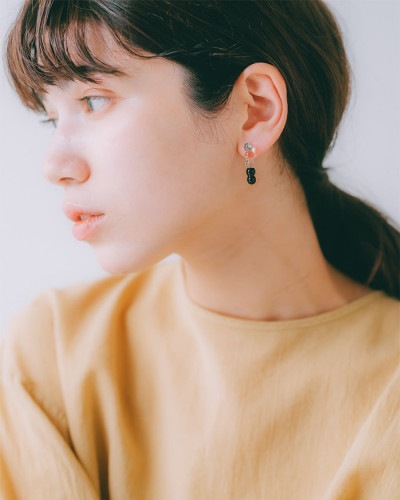 ピアス taruhi 黒漆