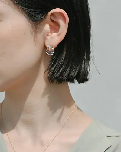 ピアス グレイシア