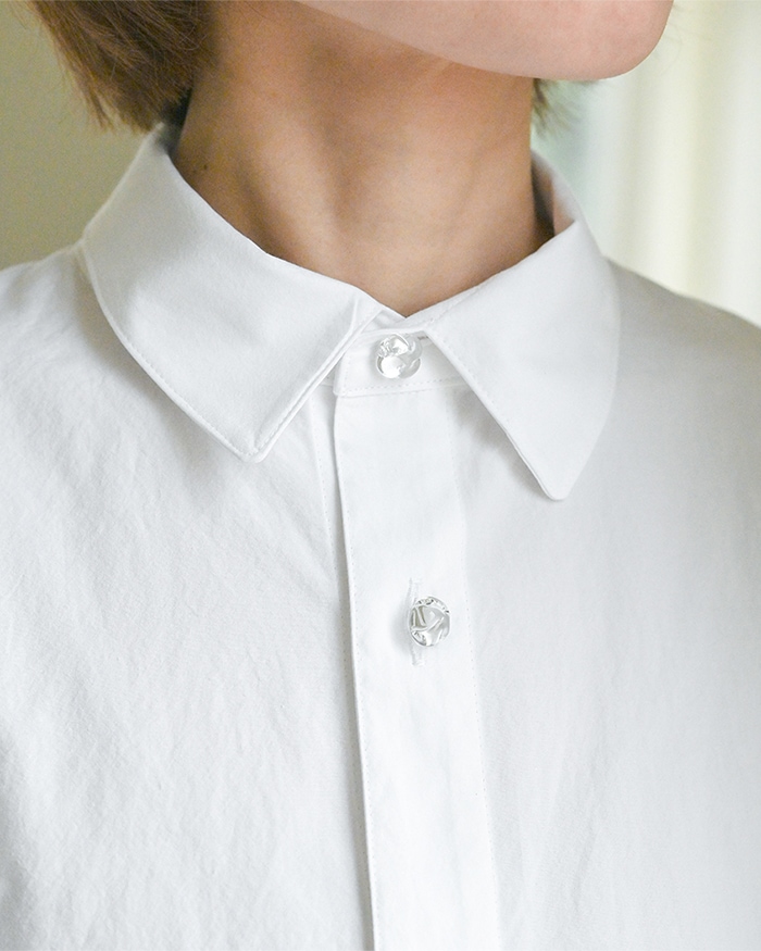 ガラスボタンのチュニック ホワイト カザグルマ クリア