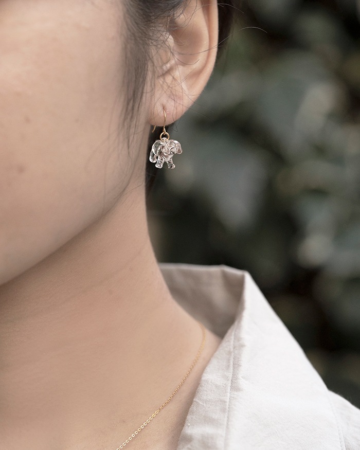 ピアス ミニチュアダックスフンド GF ピアス ミニチュアダックスフンド GF