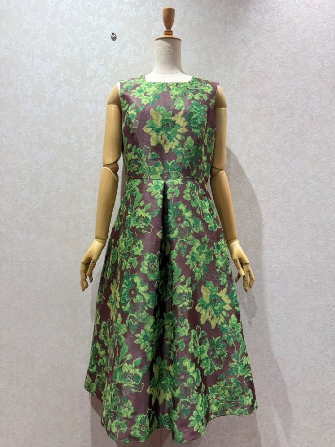 新品　25年モデル　半額以下　Plantation　ジャガードワンピース　日本製 フラワージャガード センタボックス フレアーワンピース(イタリア製