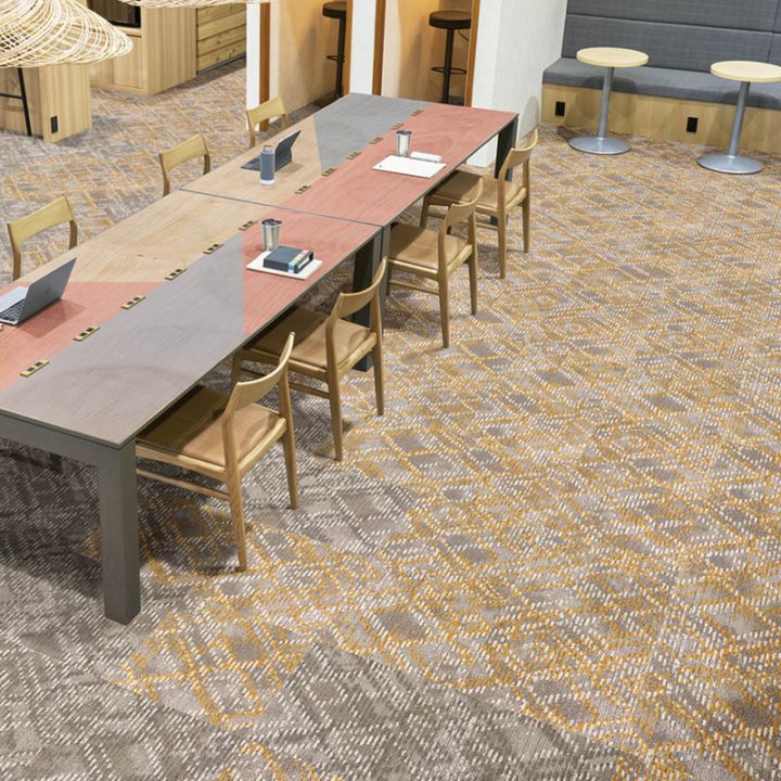 シンコール シュザン 3色 タイルカーペット SZN2231～SZN2233 SQ PRO 2025-2028（販売単位：枚）