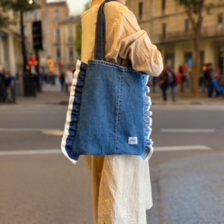 デニムリメイクフリルトートバッグ リメイクデニムフリルトートB | upcycling | HaR