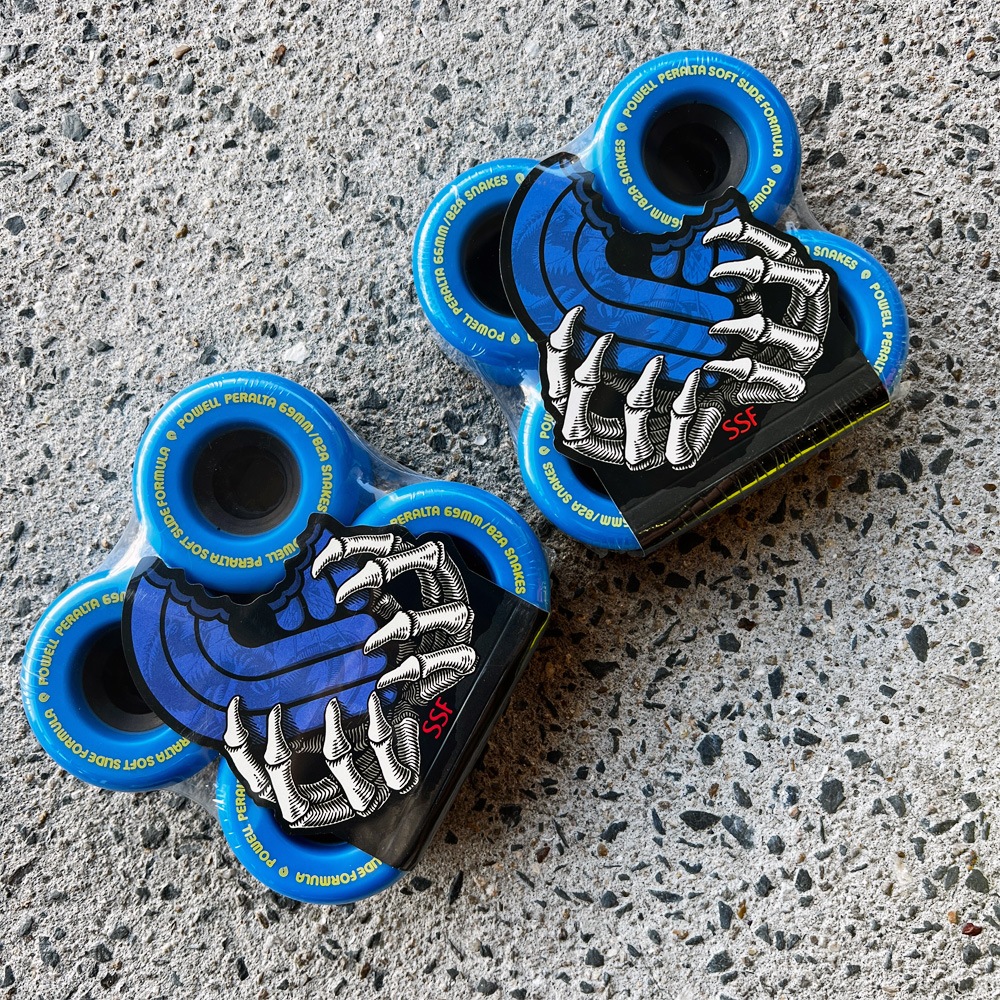 パウエル・ペラルタ POWELL PERALTA<br>69mm SNAKES BLUE 82A WHEEL<br>ソフトウィール 4個セット ロングボード ダウンヒル オールドスクール スライド スケートボード スケボー sk8 skateboard タイヤ ローラー 車輪 静か 速い【2505】