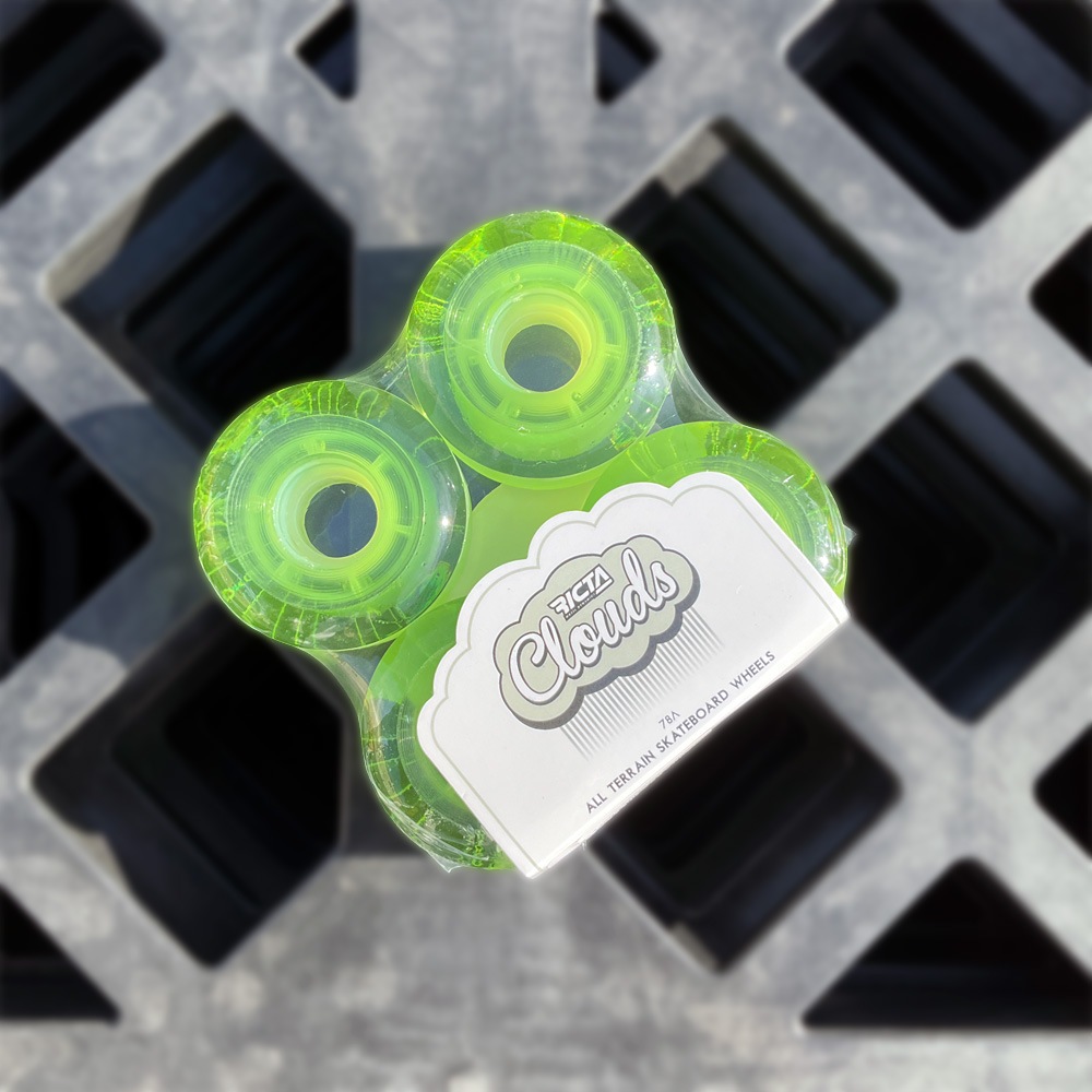 リクタ RICTA<br>57mm CLOUDS TRANSPARENT GREEN GITD 78A WHEELS<br>ソフトウィール 4個セット クラウズ クルーザー フィルマー スケートボード スケボー sk8 skateboard タイヤ ローラー 車輪 静か 速い【2507】