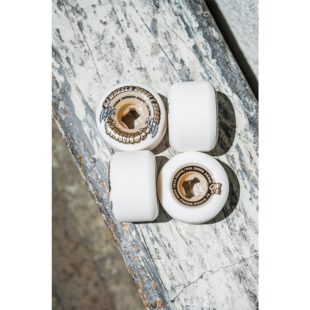 オージェイウィール OJ WHEELS<br>54mm DOUBLE DURO WHITE/GUM CHUBBIES 101A/95A WHEELS<br>ハードウィール ダブルデュロ  4個セット スケートボード スケボー sk8 skateboard タイヤ ローラー 車輪 トリック スライド グラインド【2507】