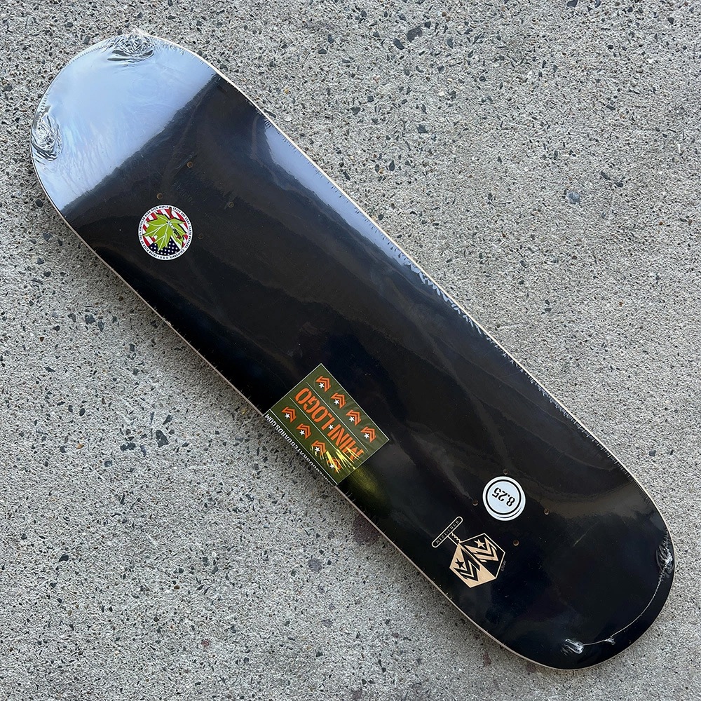 ミニロゴ MINI LOGO<br>スケボー デッキ 8.25 DETONATOR 15 SOLID BLACK DECK SHAPE 243<br>ブラック スケートボード ブランク ストリート sk8 skateboard 板【2406】