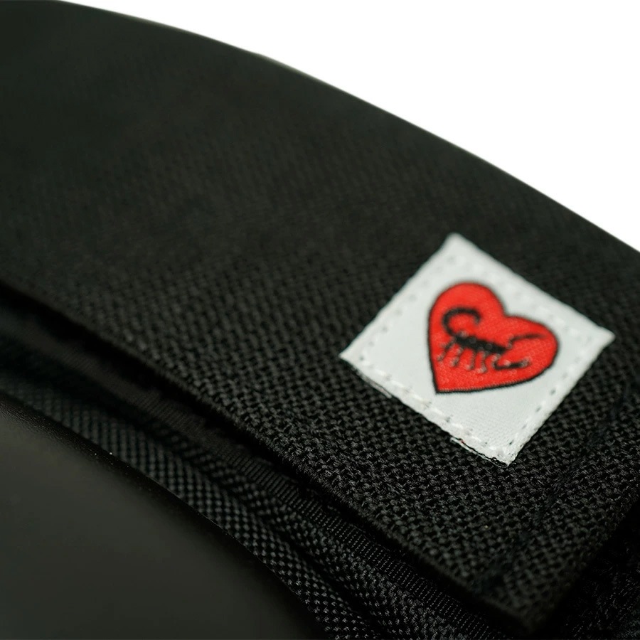 バレット BULLET<br>KNEE PAD<br>ニーパッド 左右1セット ひざ プロテクター ガード 初心者 スケートボード スケボー sk8 skateboard【1604】