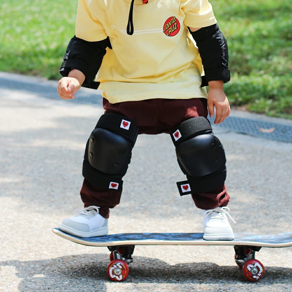 バレット BULLET<br>JUNIOR PAD SET<br>プロテクターセット リストガード エルボーパッド ニーパッド 左右セット 子供用（4歳～8歳）ジュニア キッズ スケートボード スケボー sk8 skateboard