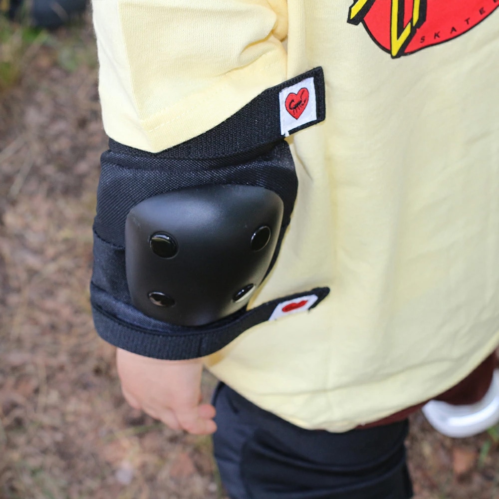 バレット BULLET<br>JUNIOR PAD SET<br>プロテクターセット リストガード エルボーパッド ニーパッド 左右セット 子供用（4歳～8歳）ジュニア キッズ スケートボード スケボー sk8 skateboard