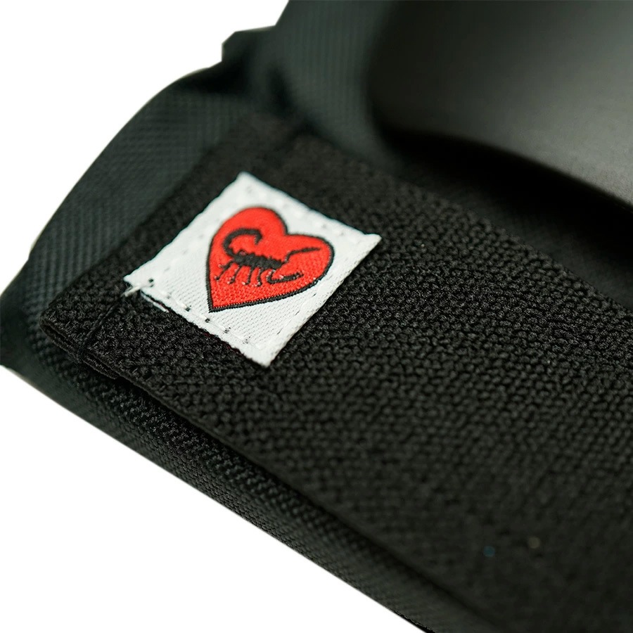 バレット BULLET<br>ADULT PAD SET<br>プロテクターセット リストガード エルボーパッド ニーパッド 左右セット 初心者 スケートボード スケボー sk8 skateboard