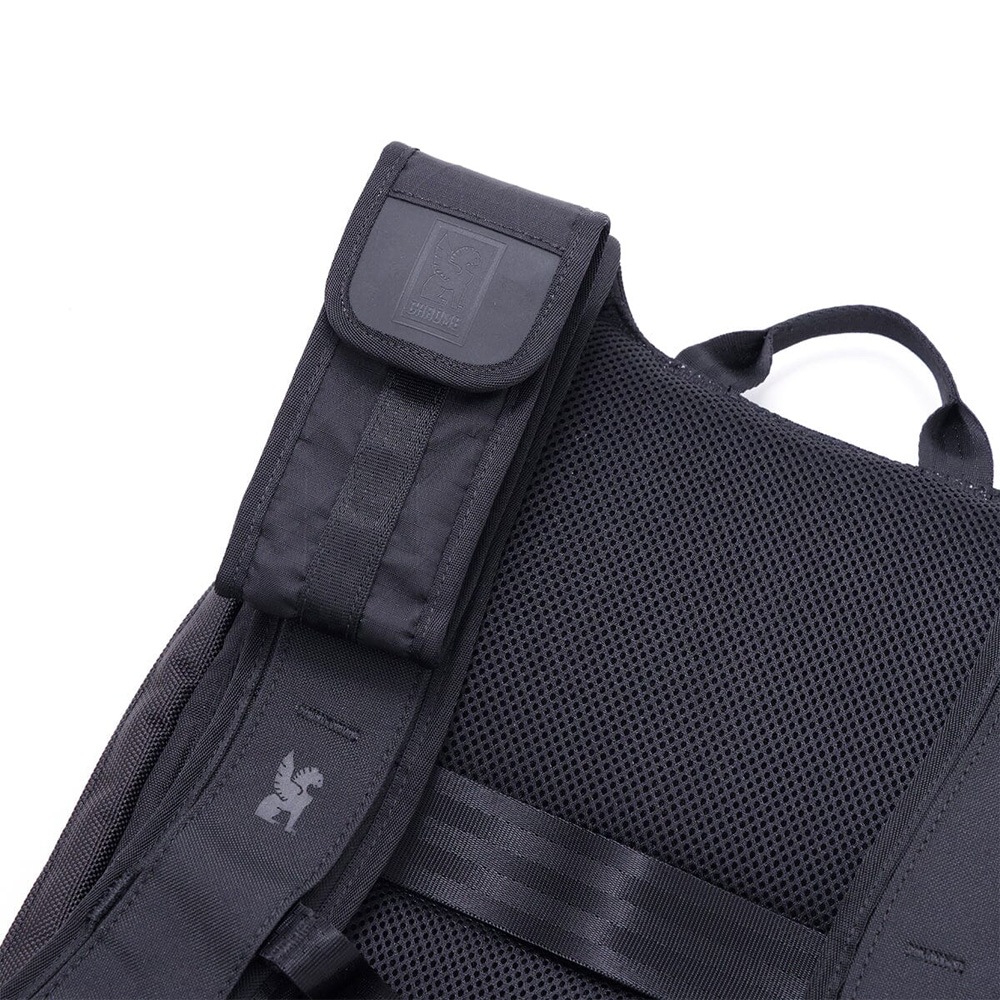 SUNGLASSES POUCH