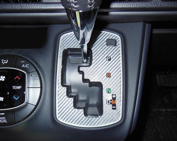 《マジカルカーボン》シフトパネル　エスクァイア ZWR/ZRR80系 2014.10～　CSPT-24