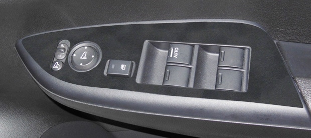《バックスキンルックNEO》ドアスイッチパネル　フィットハイブリッド　GP5　2013.9～　LCBS-DPH15