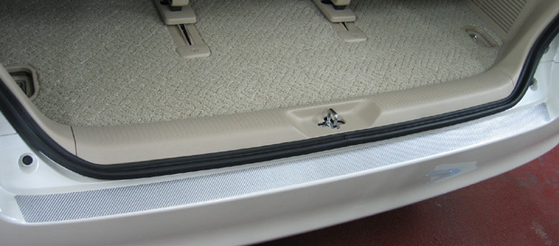 マジカルカーボン　カーゴステップガード　トヨタ　アルファード　ANH/MNH10系　2002.5～2008.5（CCST-2）