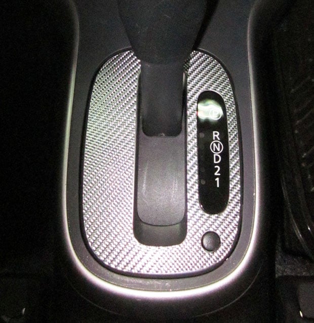マジカルカーボン　シフトパネル　日産　マーチ AK/YK12 2002.3～2010.7　AT用（CSPN-3）