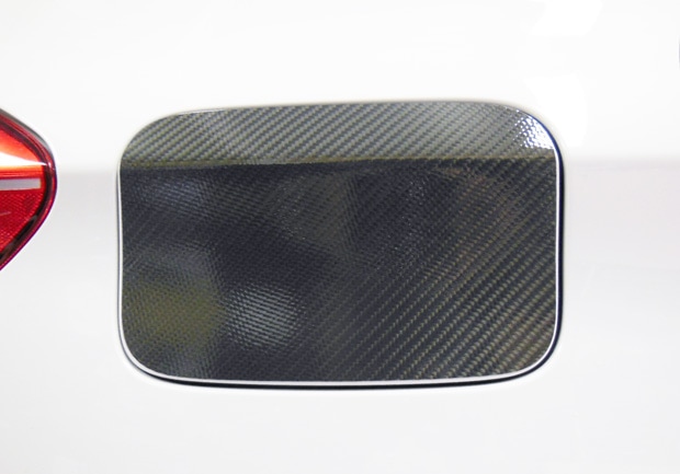 Ryoryo様 ガンダムササビ赤い + M3カーボンBMW 2セット AOSHIMA、2種類の「BWM M3」を選んで作れる2in1キット - 価格.com