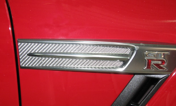 マジカルカーボン　サイドエンブレム　日産　GT-R　CBA-35R　2007.12～2010.10（CSEN-1）