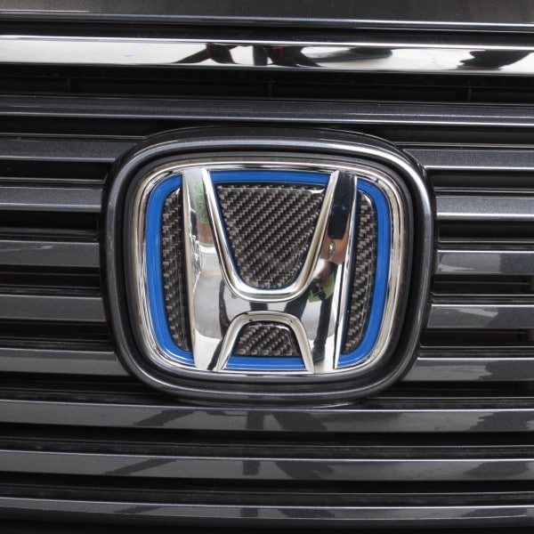 マジカルカーボンNEO フロントエンブレム専用 ホンダ ヴェゼル RV5 e:HEV Z 2021.4～2024.3※MC前　青フチ有り（CEFH-24-N）