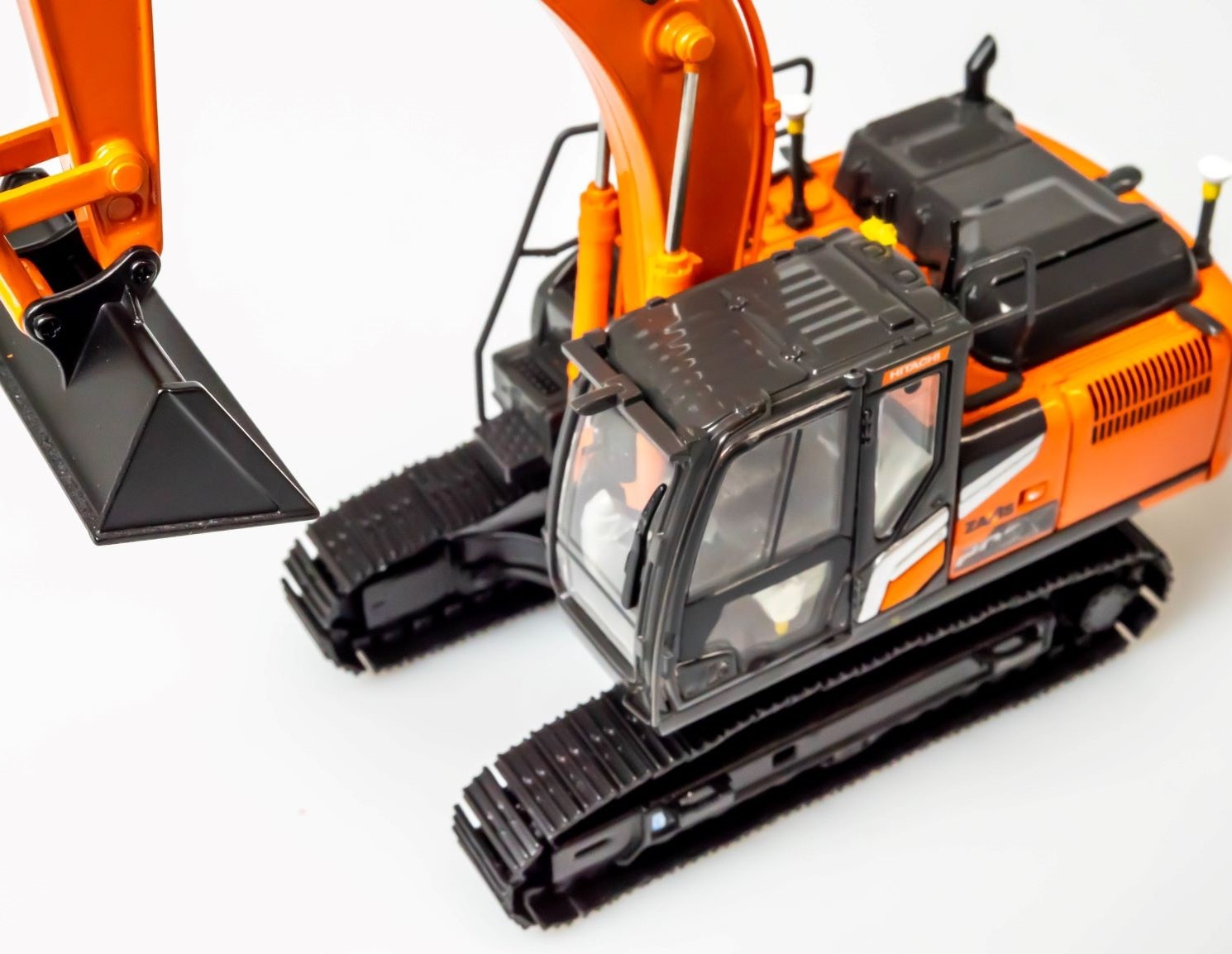 日立建機 油圧ショベル ZX200X-7 法面バケット仕様