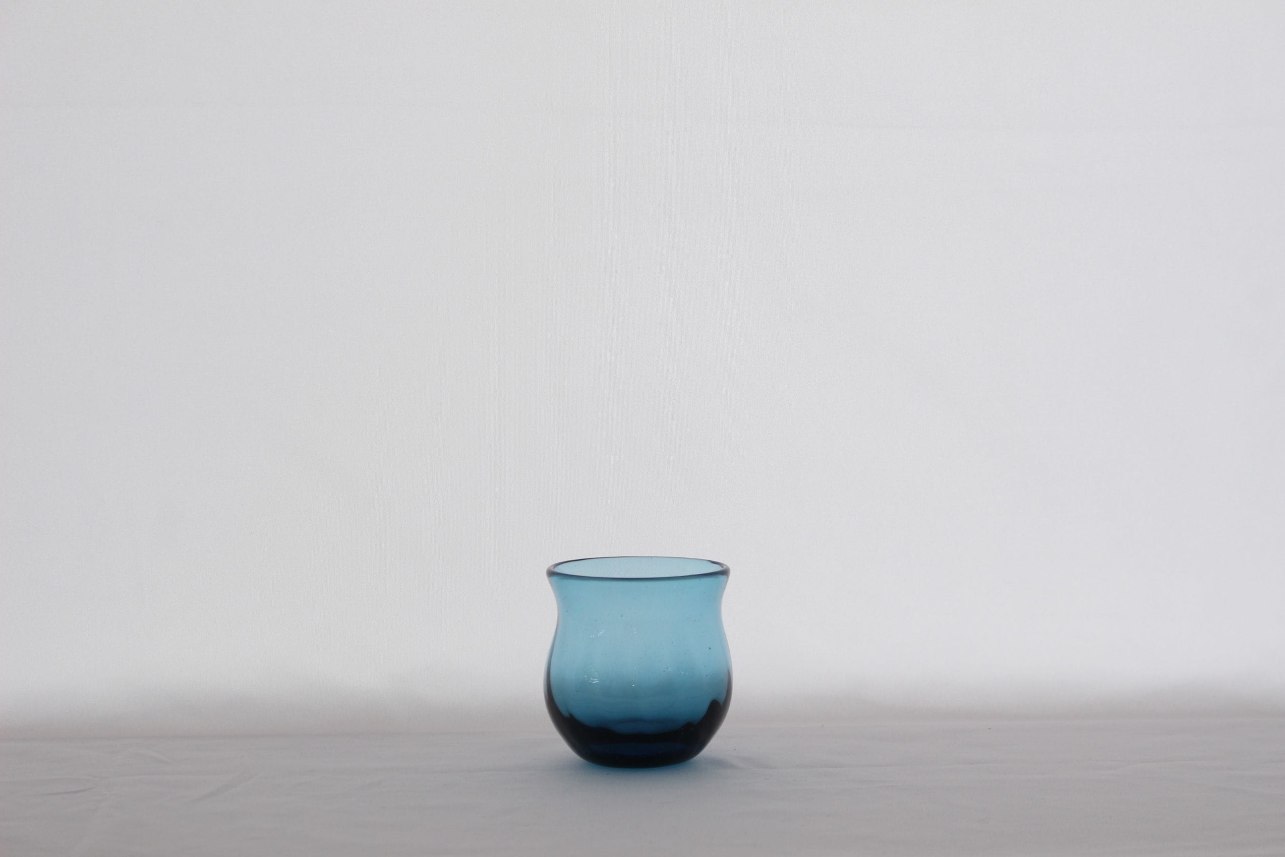 安土天平|冷茶グラス青 小