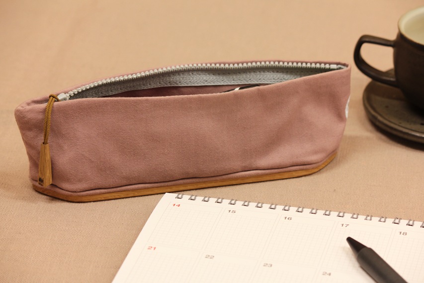 坂本正成|ペンケース[ジッパー小] オールドピンク
