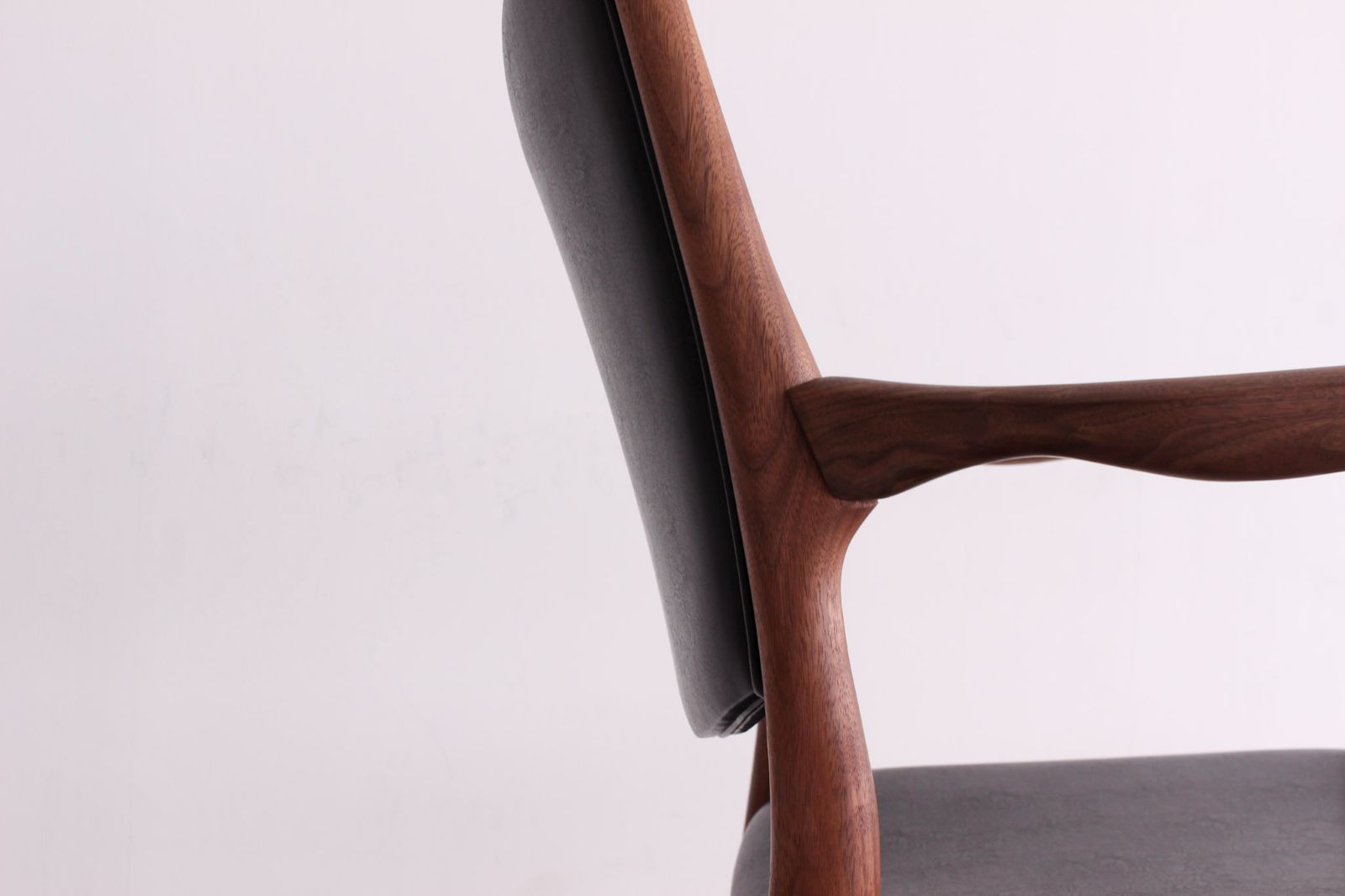 渡部継太|AUD[アウド] ブラックウォールナット