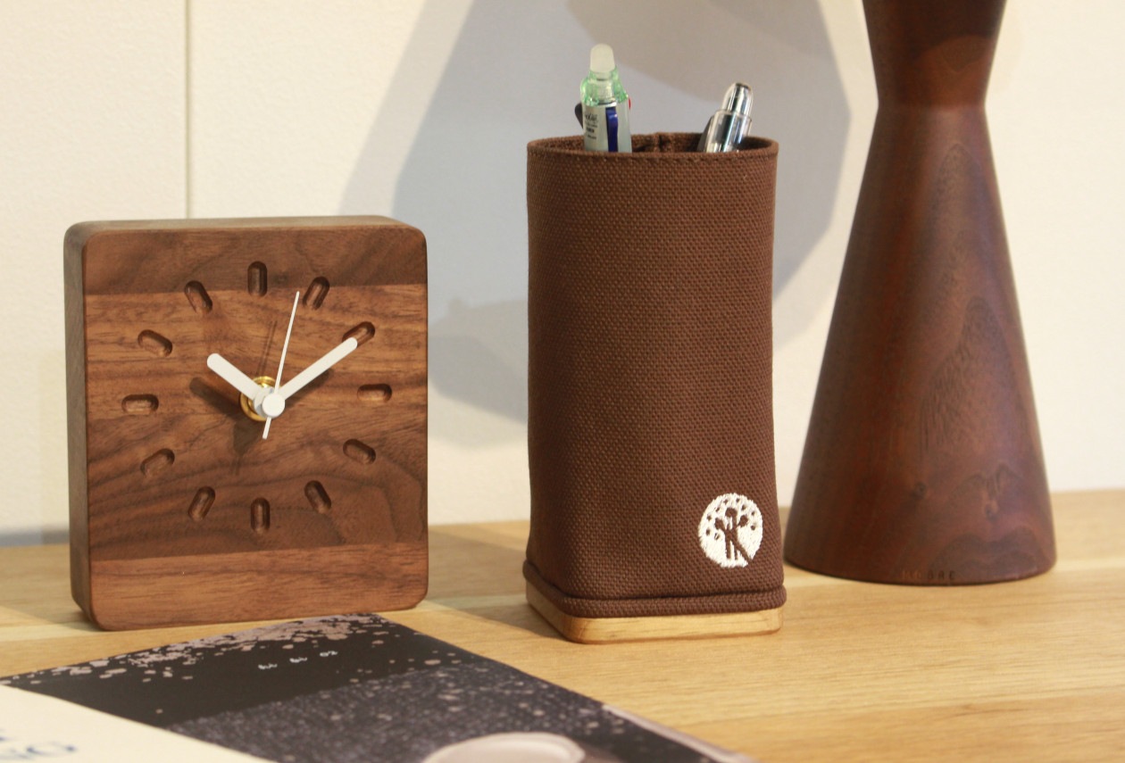 坂本正成|ペンスタンド カカオ