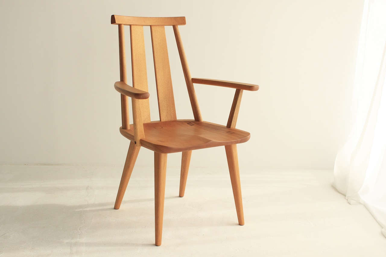 050A クルミアームチェア