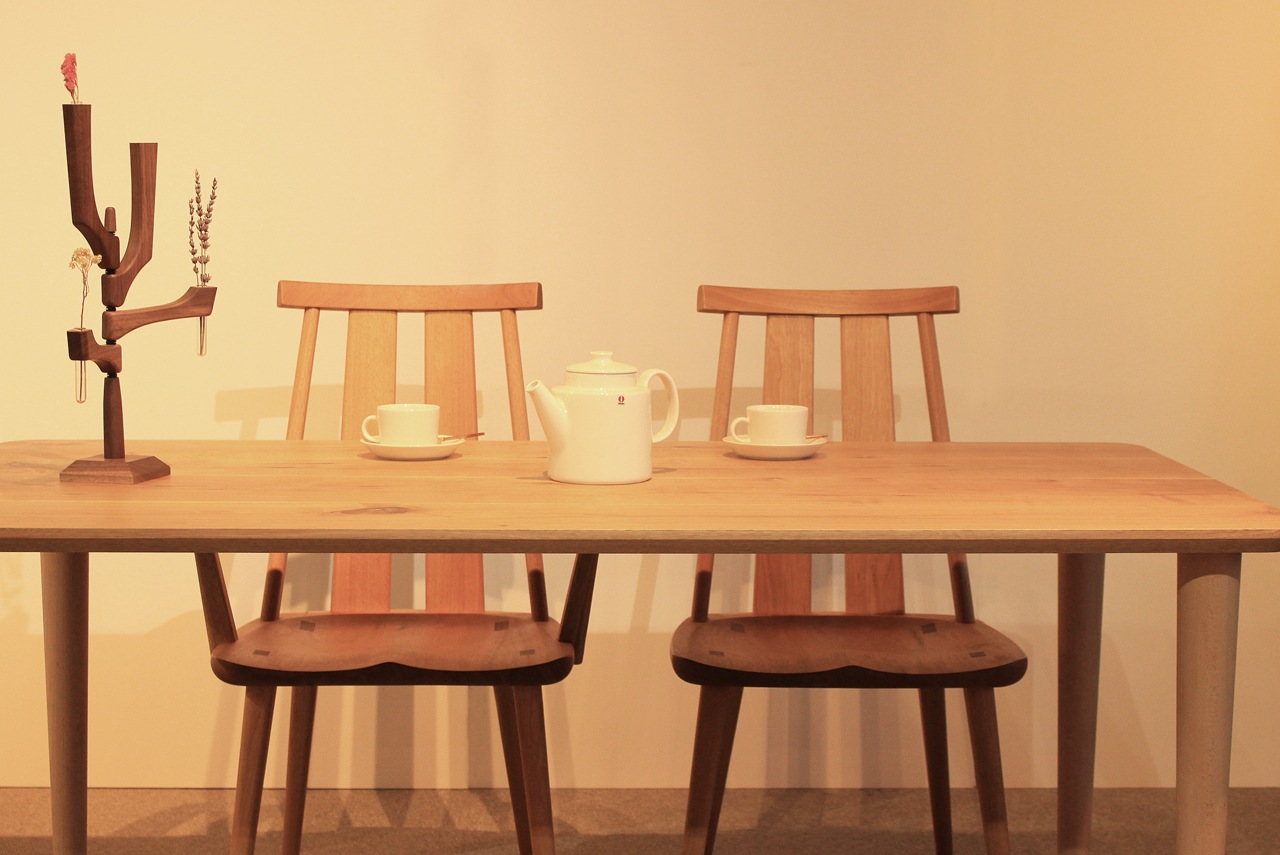 050A クルミアームチェア