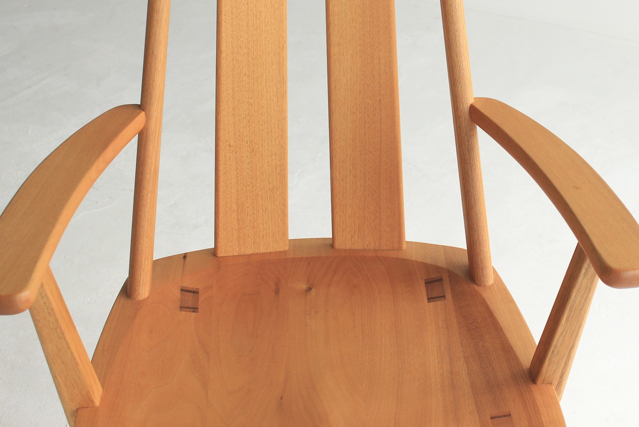 050A クルミアームチェア