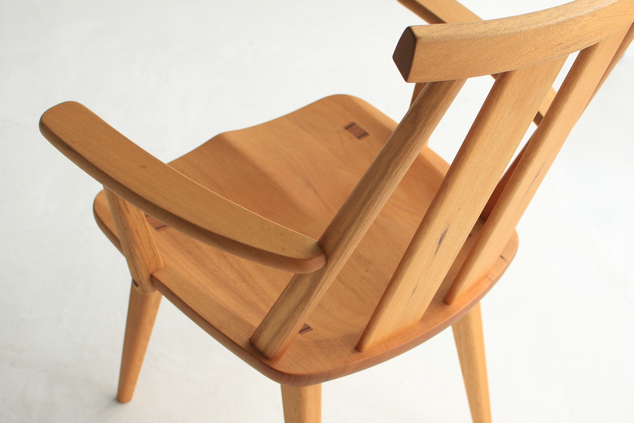 050A クルミアームチェア