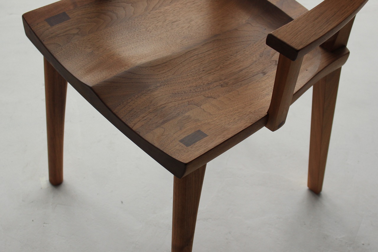 040A ブラックウォールナットアームチェア