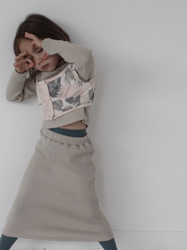 what comfortable knit skirt this is