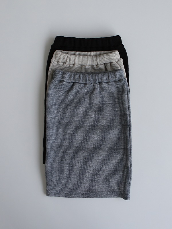 what comfortable knit skirt this is