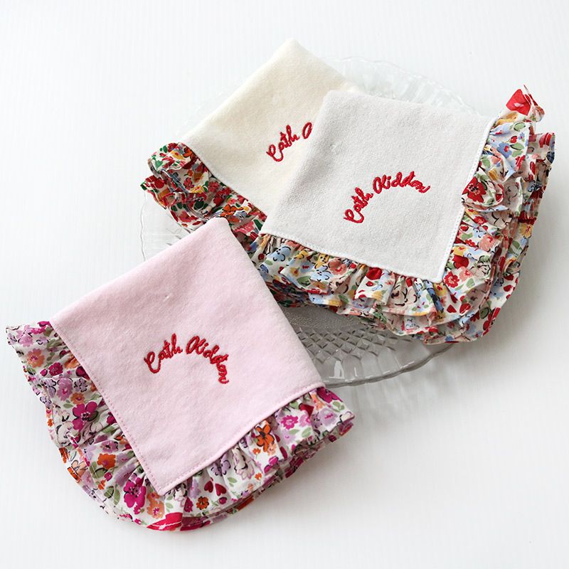 Cath Kidston（キャスキッドソン） フリルタオルハンカチ LOVE DITSY