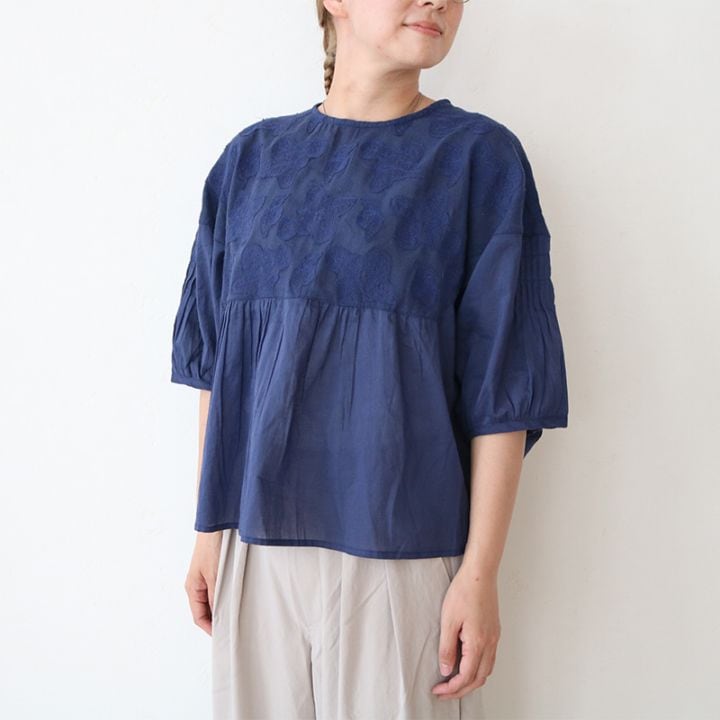 メッシュ刺繍 ブラウス○