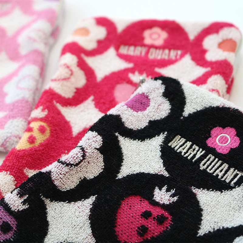 MARY QUANT（マリークヮント）苺ファスナー付タオルBK | ハンプティー