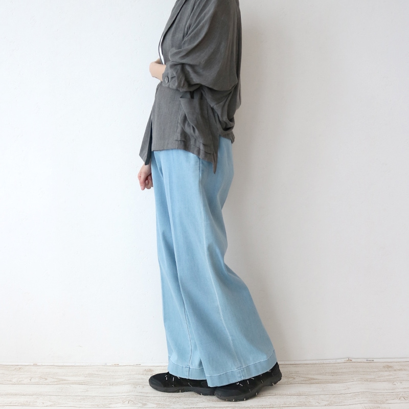 トリックジップ 涼ふわデニムのスラックスパンツ BLEACH