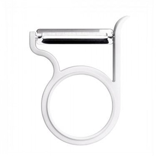 軽い力でスーッと切れるピーラー