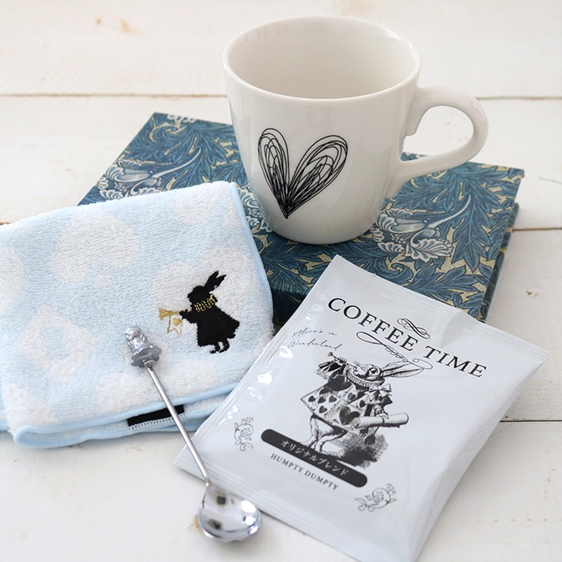 アリス風♥️アリスうさぎ&ハンプティダンプティ アリス風♥️アリスうさぎ&ハンプティダンプティ