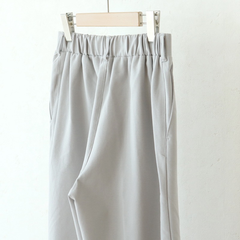 トリックジップ きれいめポンチのタックストレートパンツ LGY