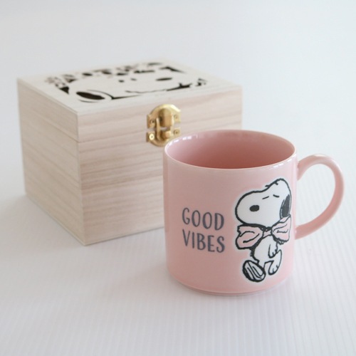 スヌーピー 木箱入りマグ Good Vibes
